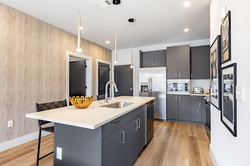 Outlaw's Den - Image 6