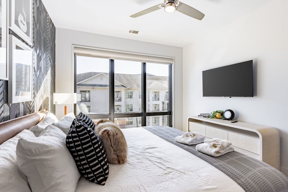 Outlaw's Den - Image 11