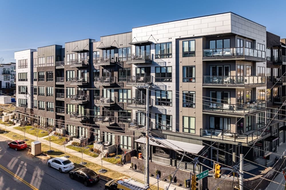 Outlaw's Den - Image 31