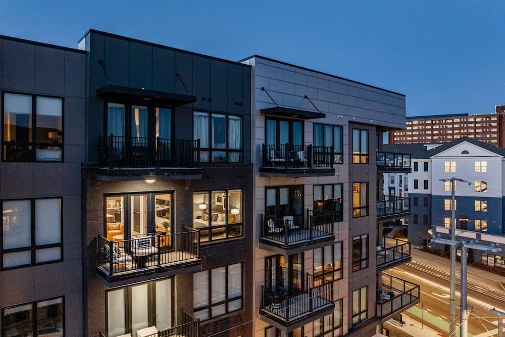 Outlaw's Den - Image 33