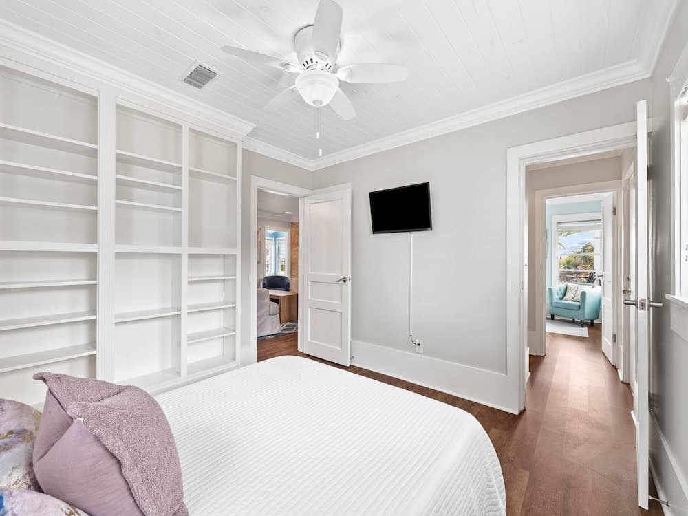 Front Beach Paradise - Image 19