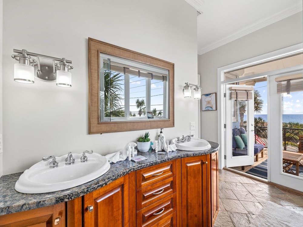 Front Beach Paradise - Image 29