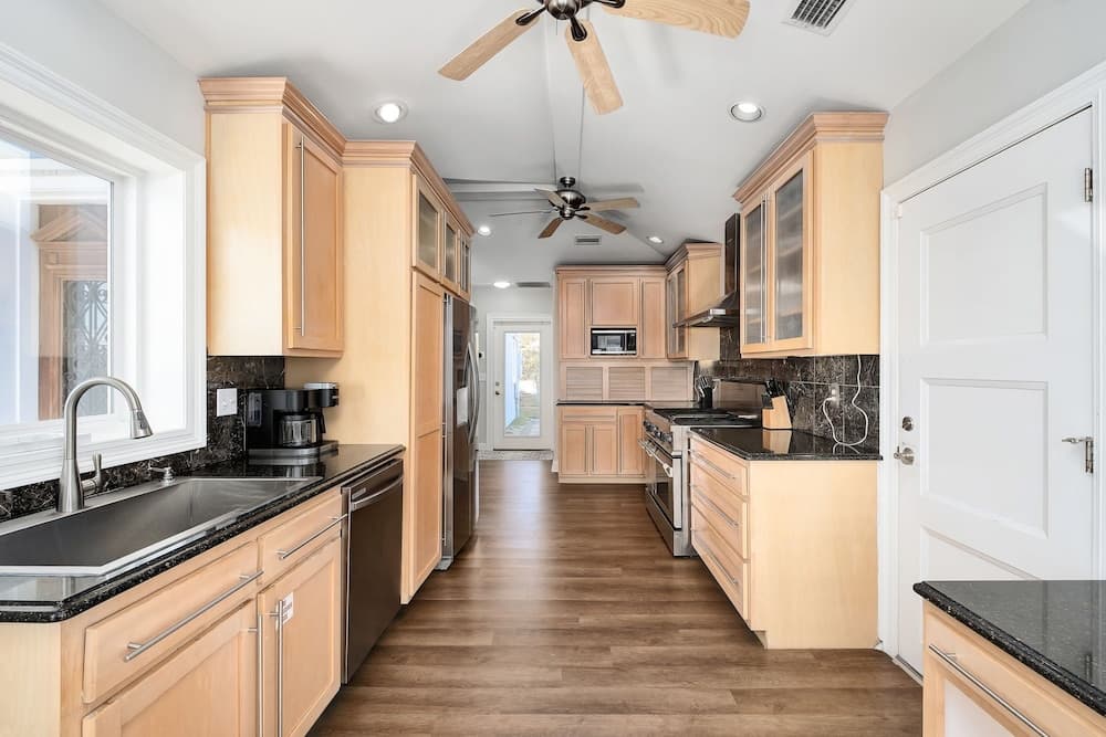 Front Beach Paradise - Image 5