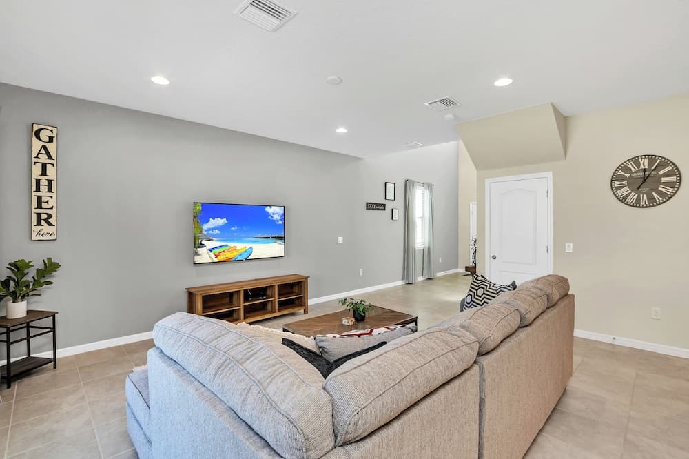 Zurich Villa - Image 9