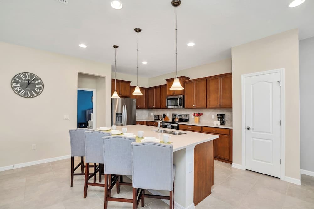 Zurich Villa - Image 10