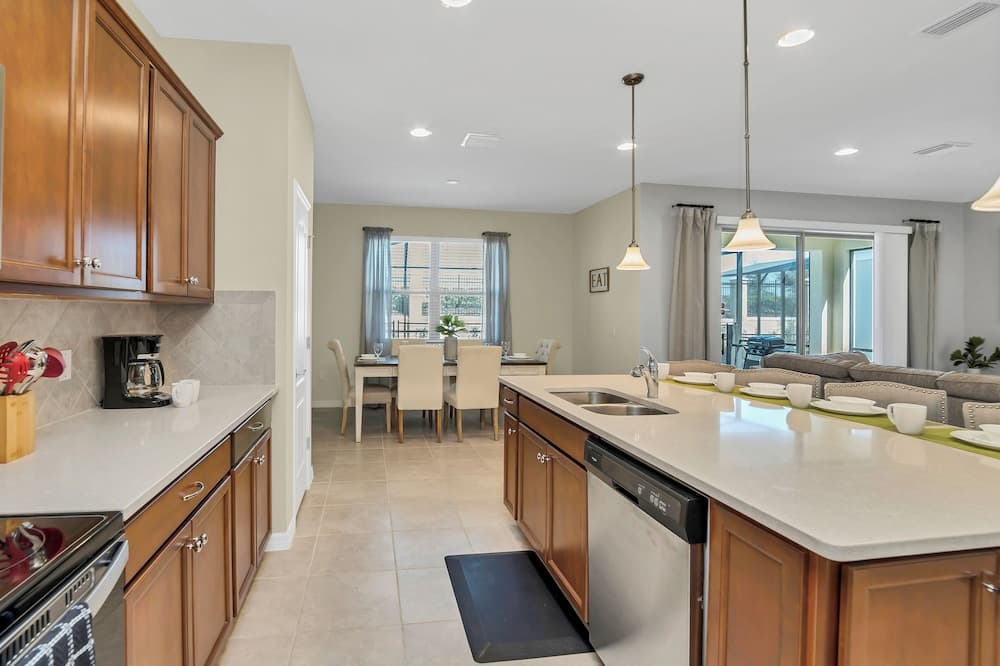 Zurich Villa - Image 15