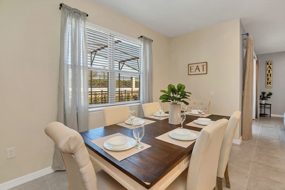 Zurich Villa - Image 16