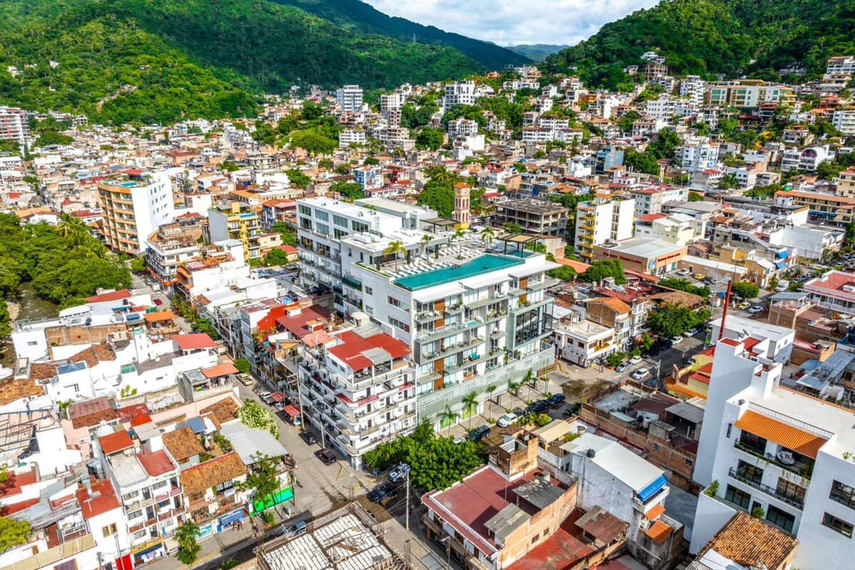 White Wave Residence - Image 20