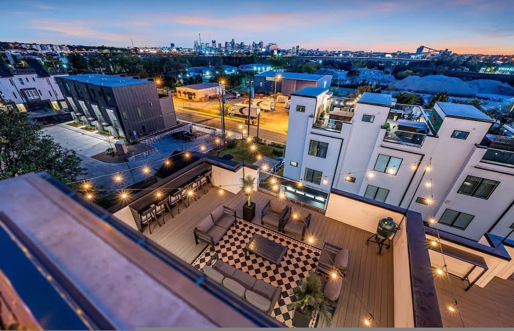 Howdy Malibu - Image 1