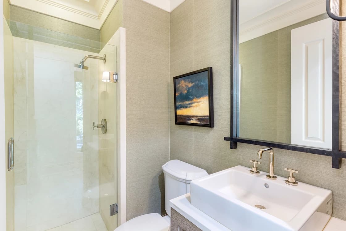 South Beach Serenity - Image 35