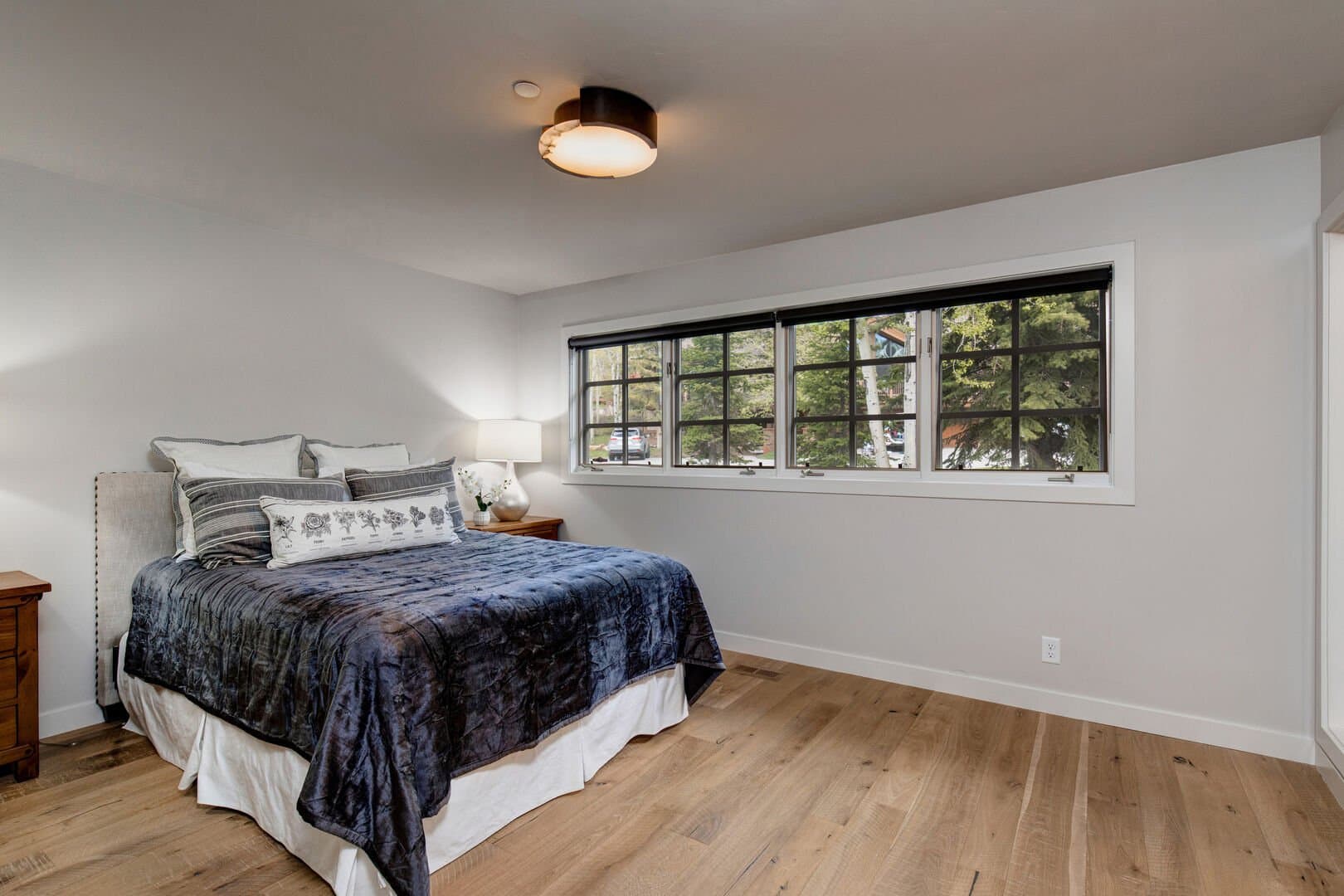 Little Belle Residence #5 - Image 26