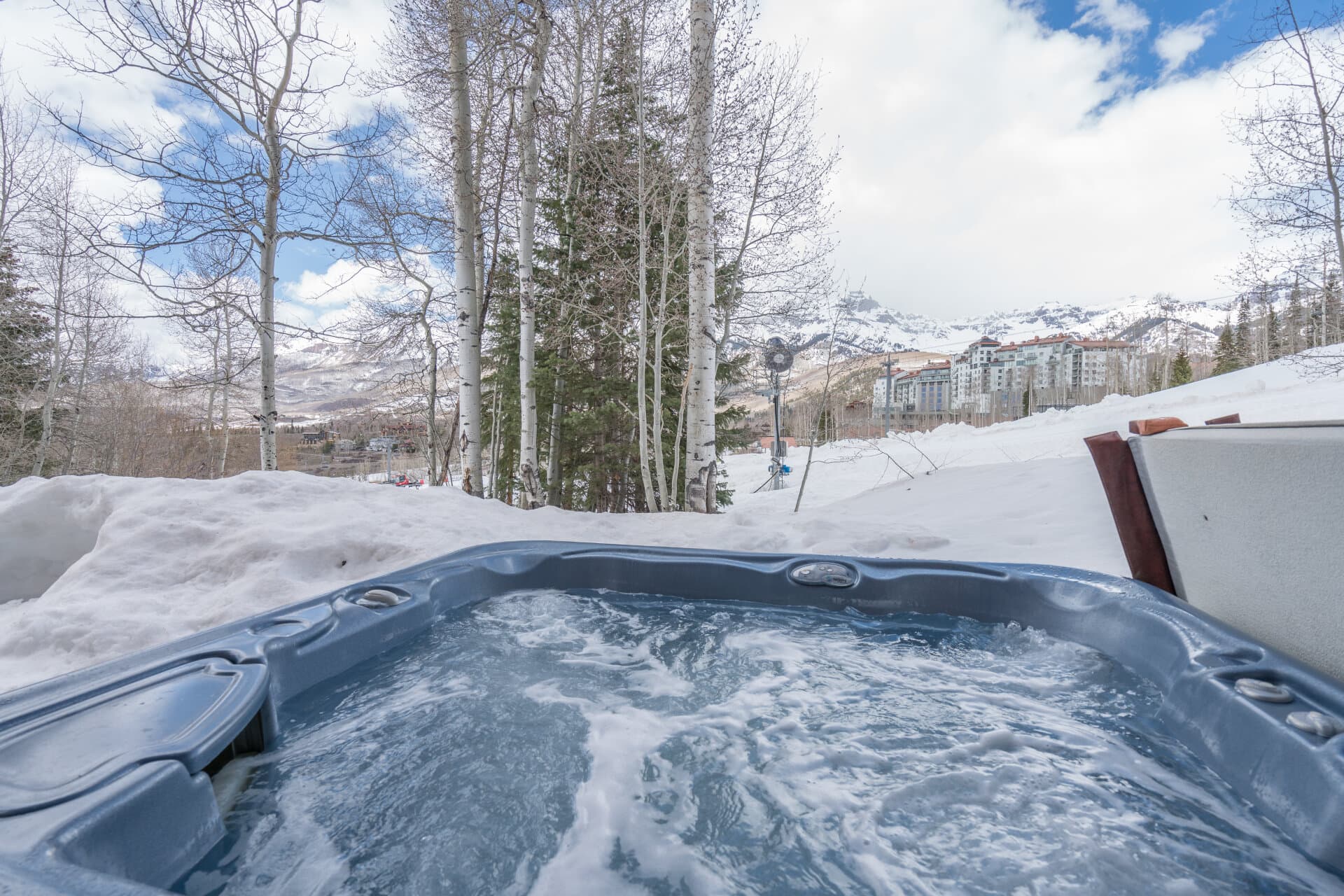 Pine Meadows House - Image 2