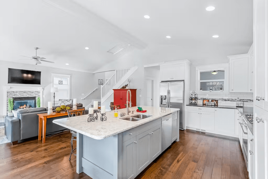 Classic Coeur d'Alene Estate - Image 6