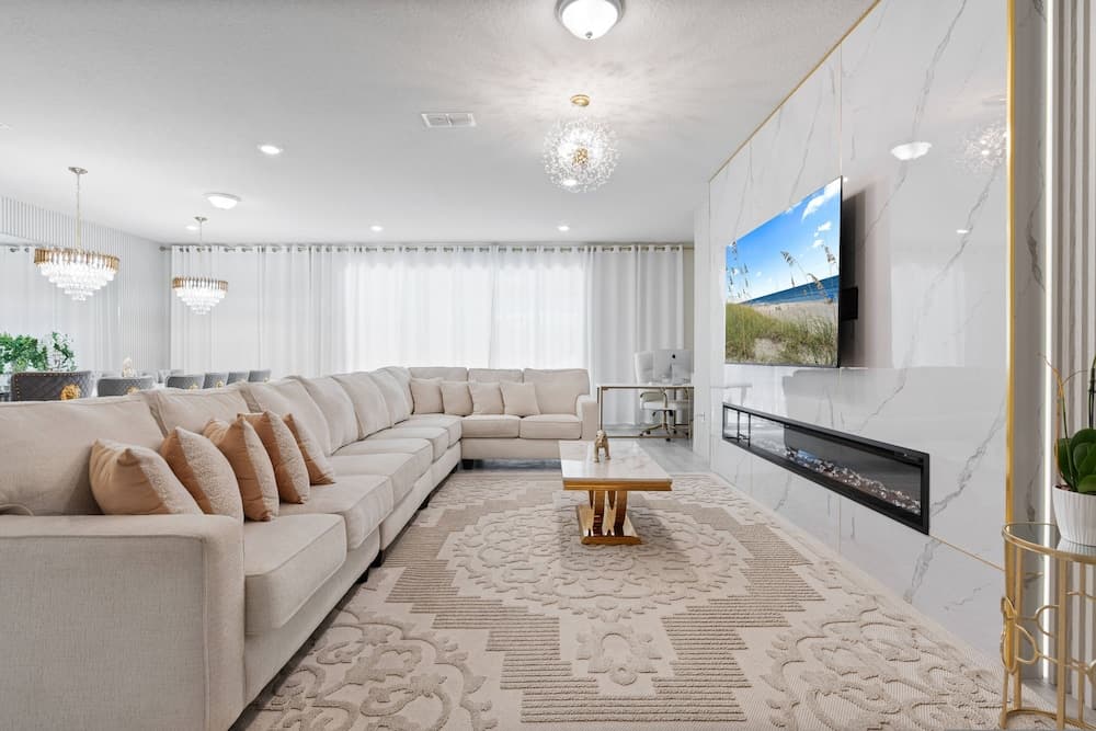 Grand Escape at Windsor Island - Image 1