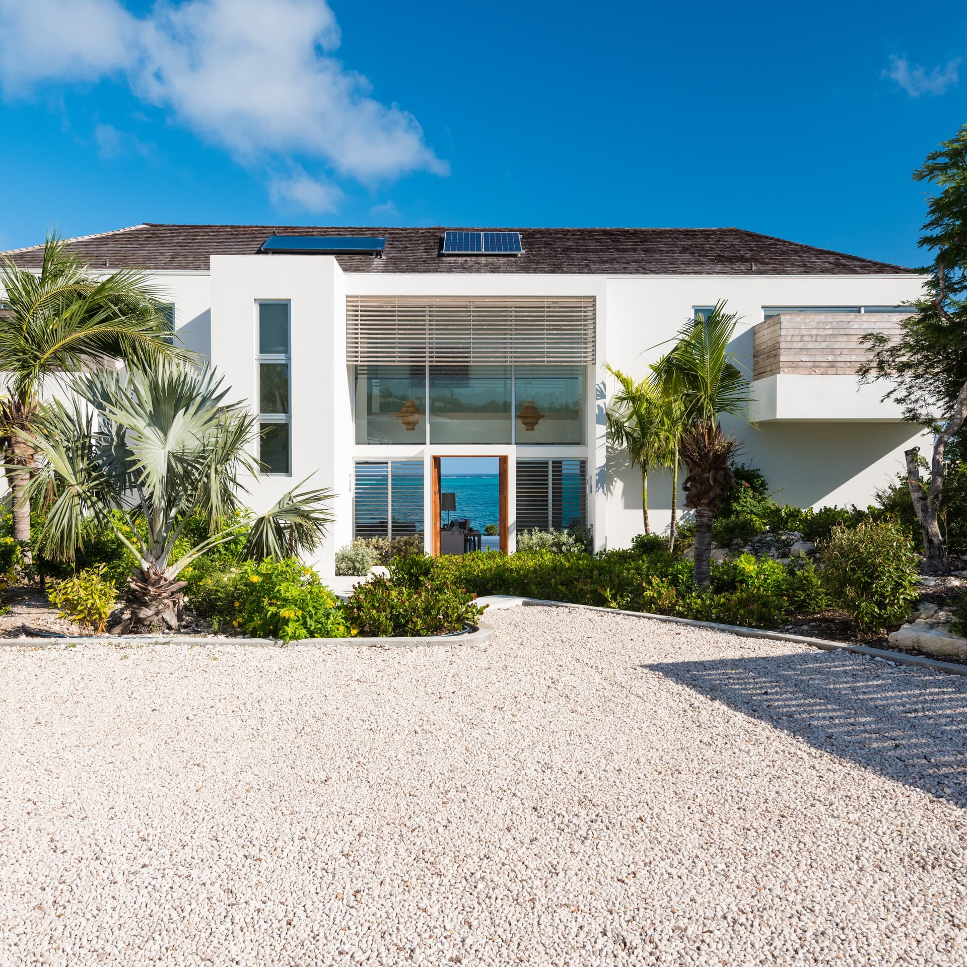 North Shore Five Bedroom Beachfront - Image 1