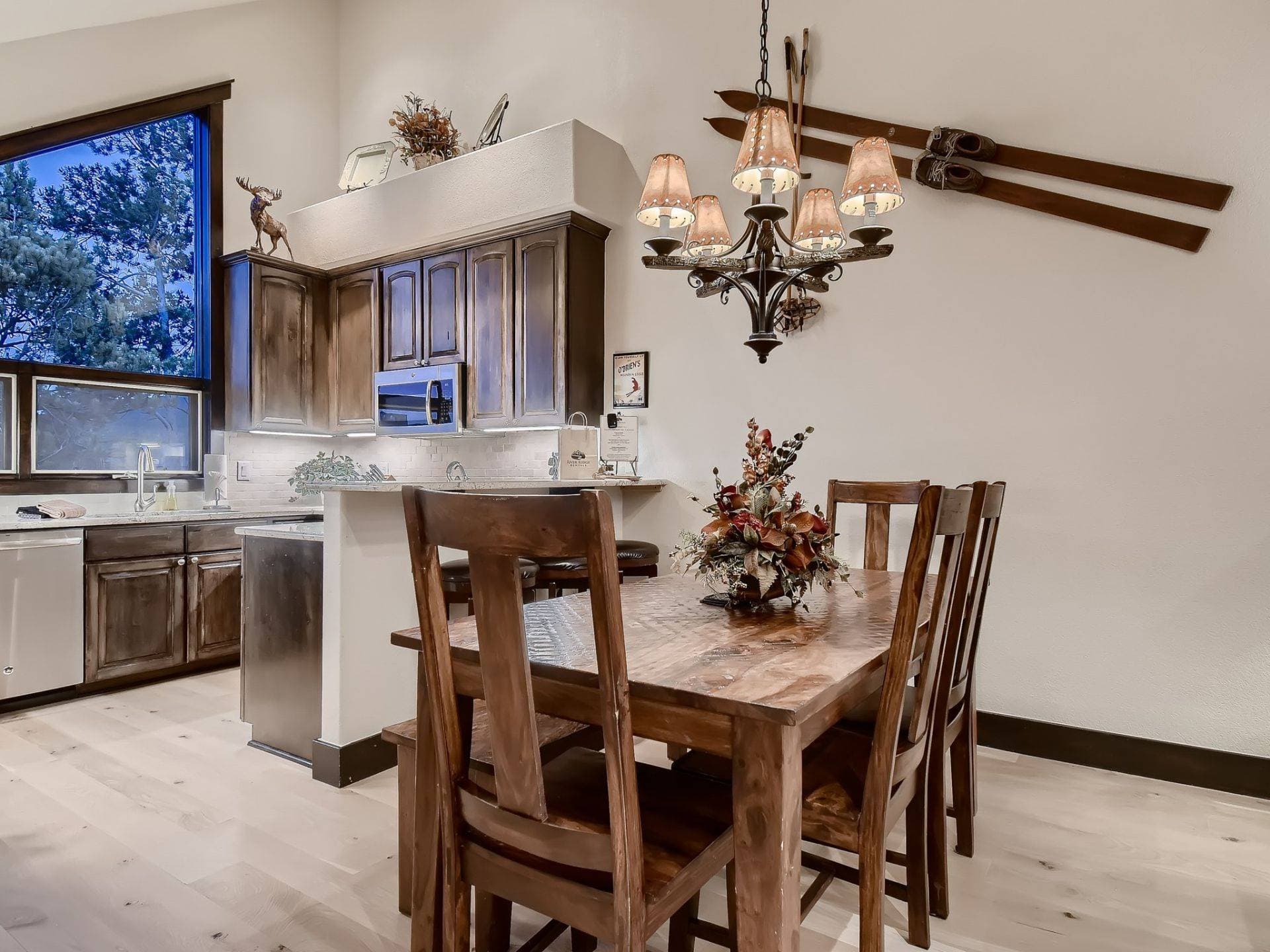 Saddlewood Ski Chalet - Image 13