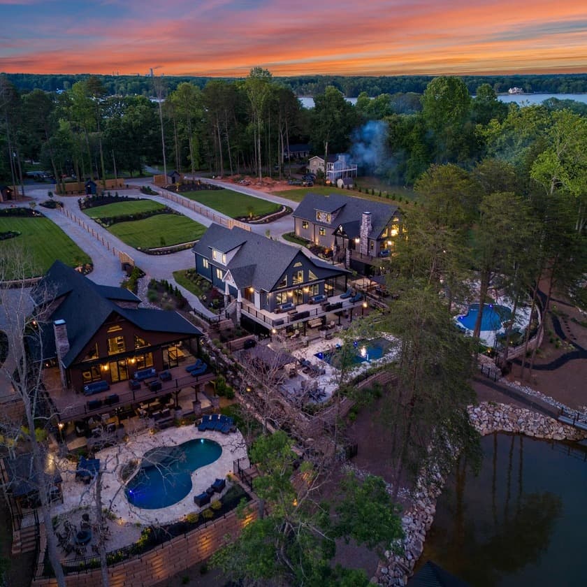 Lakefront Serenity Lodges - Image 1