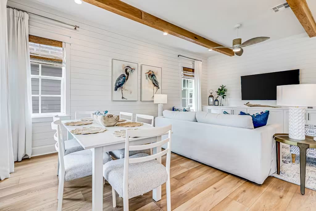 Beachin' Bungalow - Image 11