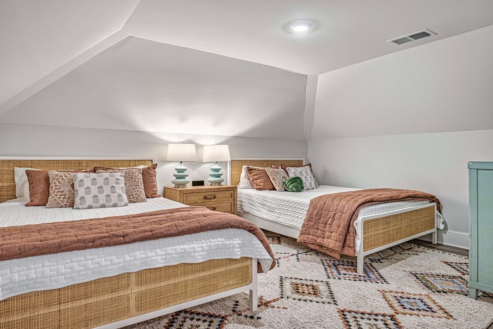 Tip Toe to the Beach - Image 20