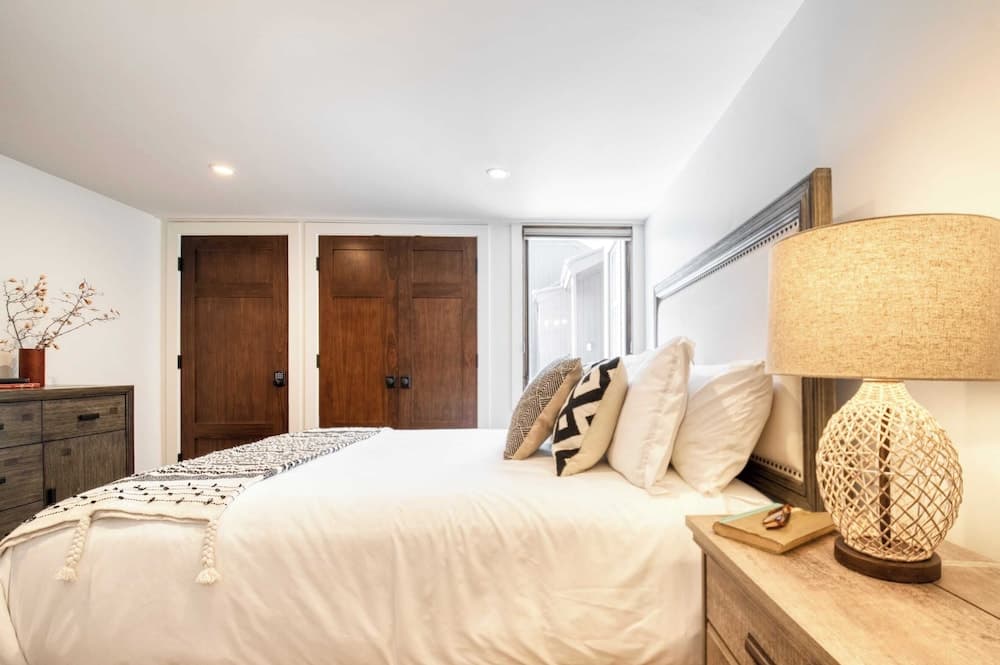 Quicksilver Town House - Image 10