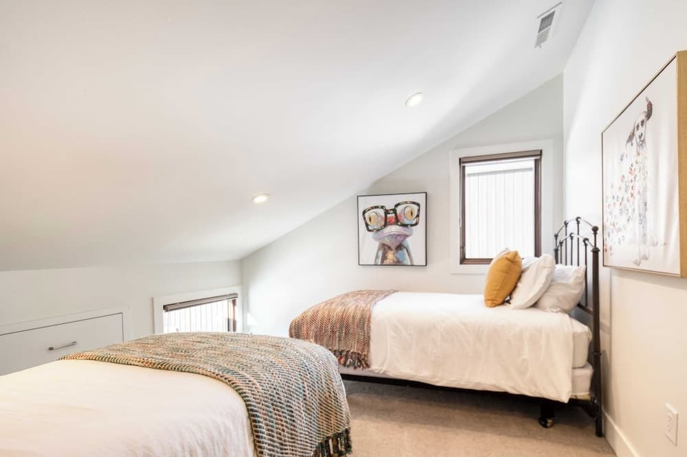 Quicksilver Town House - Image 11