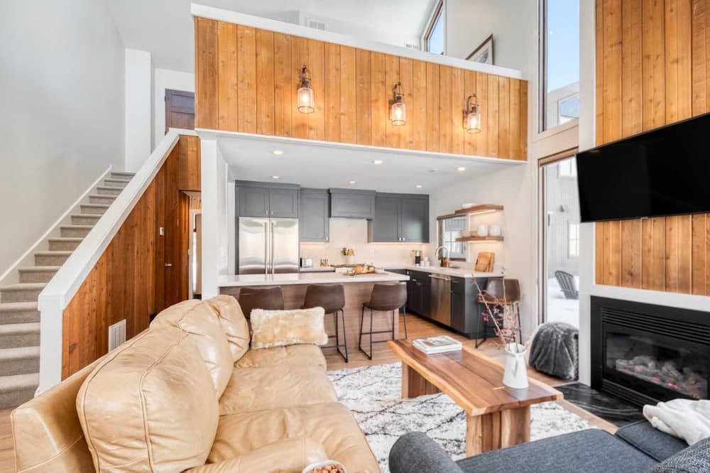 Quicksilver Town House - Image 4