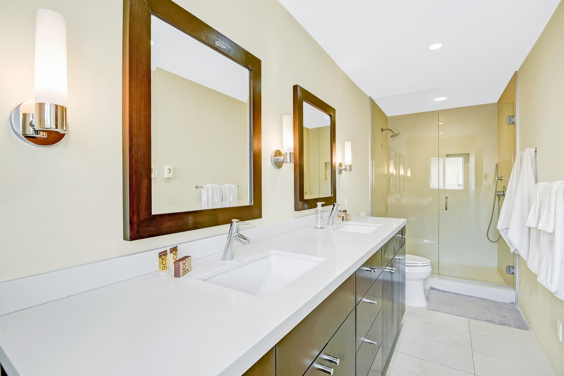 Palm Springs Modern Home - Image 11