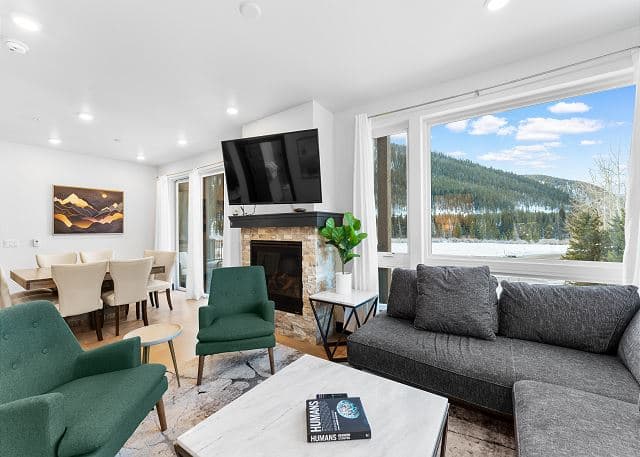 Crestview Chalet Bliss - Image 2