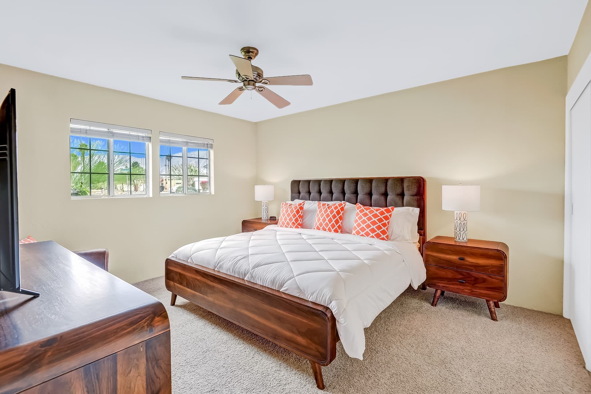 Palm Springs Modern Home - Image 12