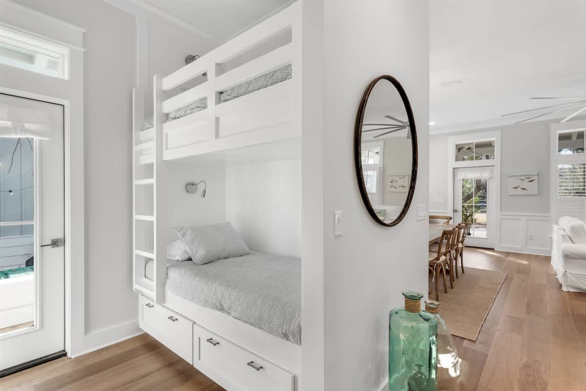 Crab House - Image 12