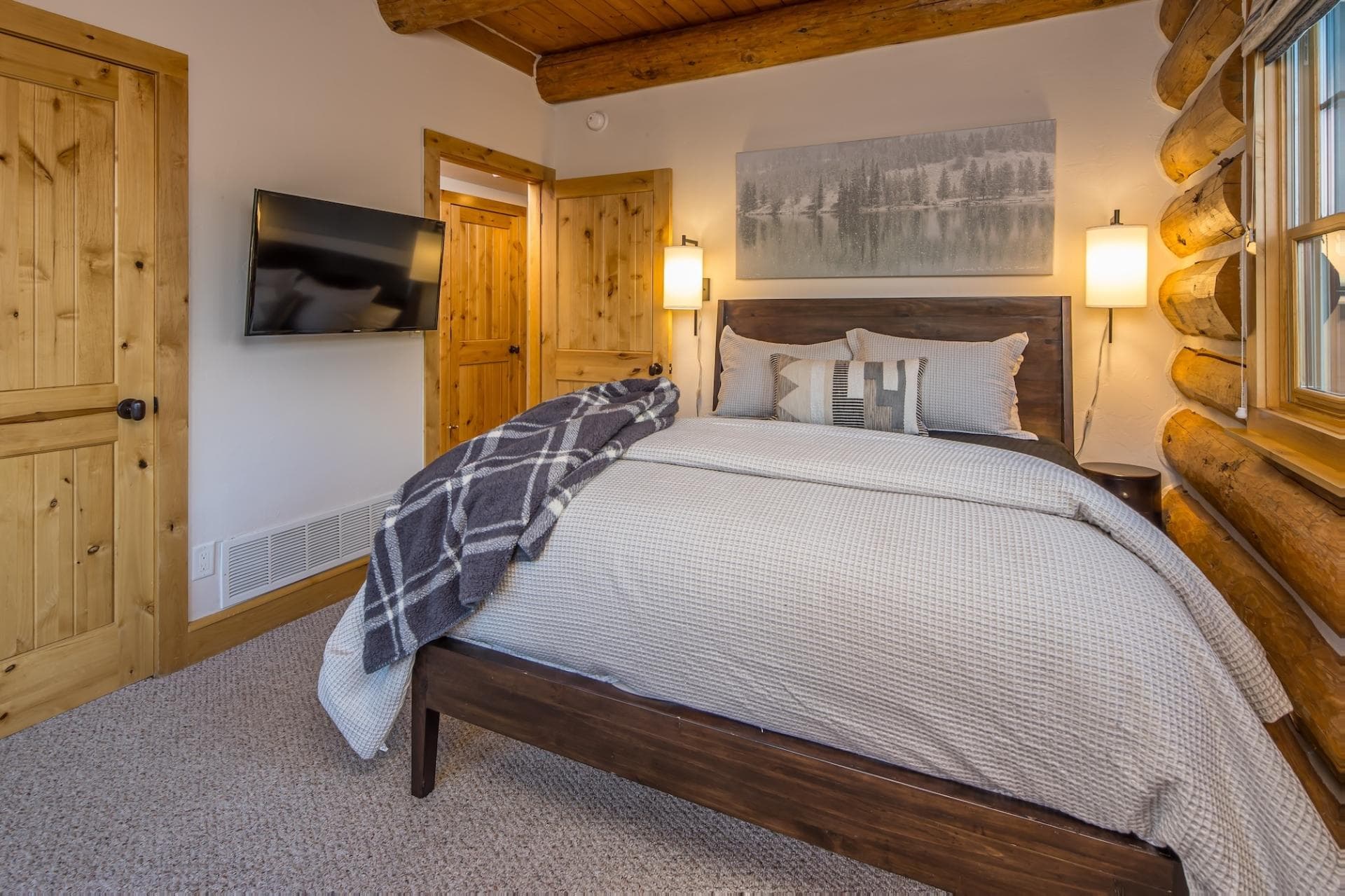 Chief Gull Cabin - Image 10