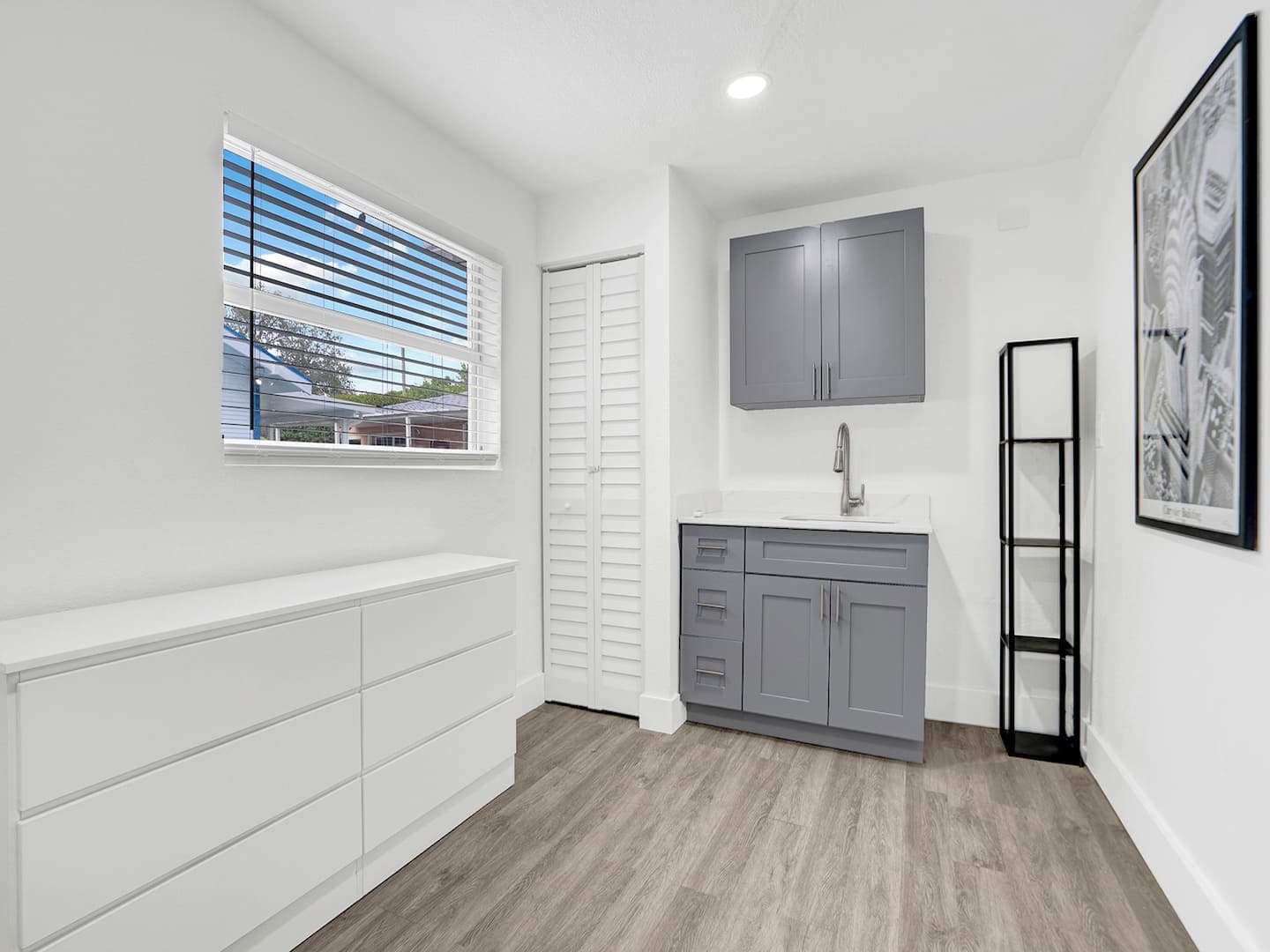 Bungalow House - Image 24