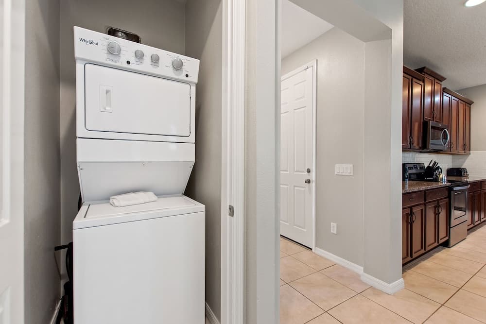 Rebel Flamingo - Image 9