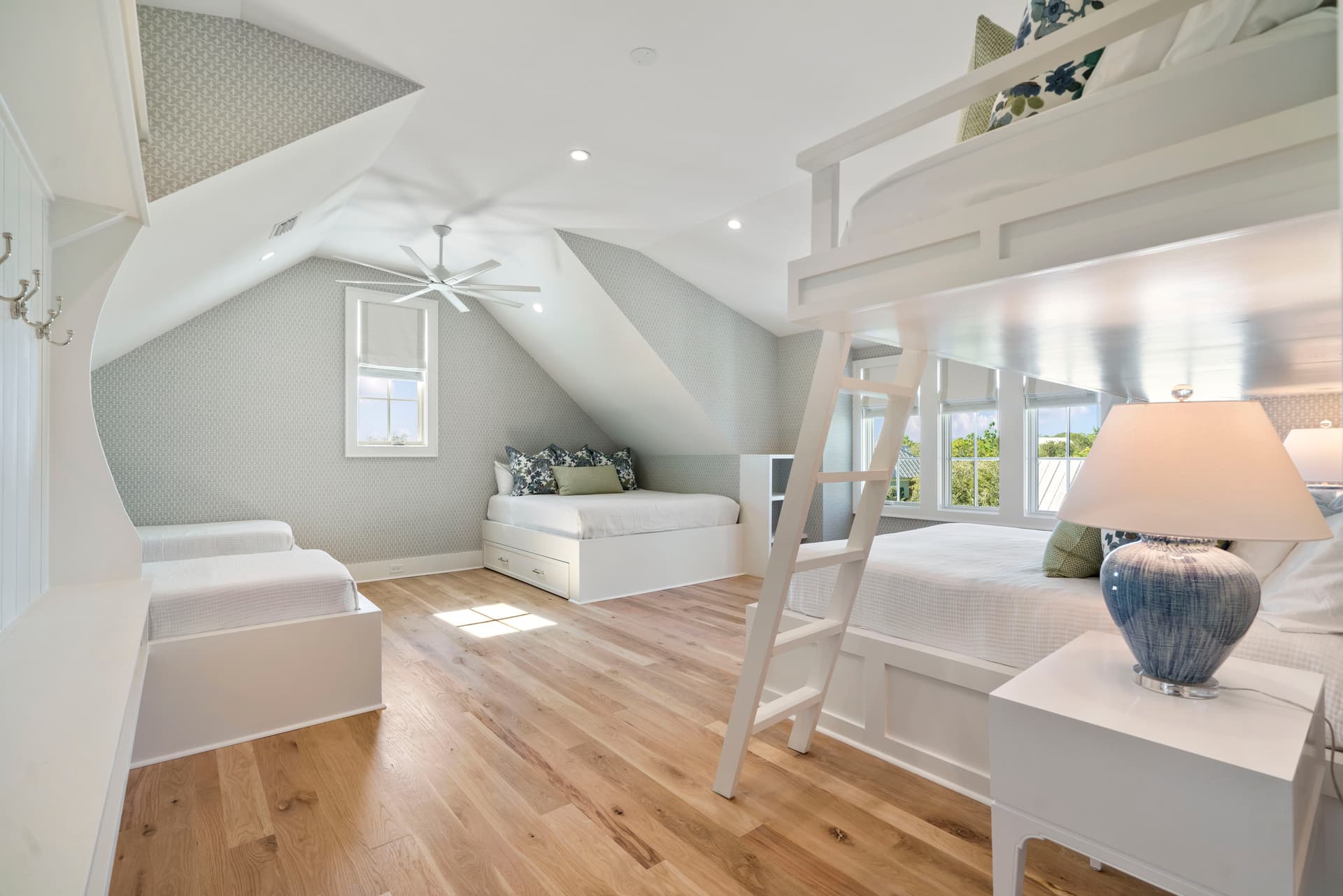 Rees On Western Lake - Image 19