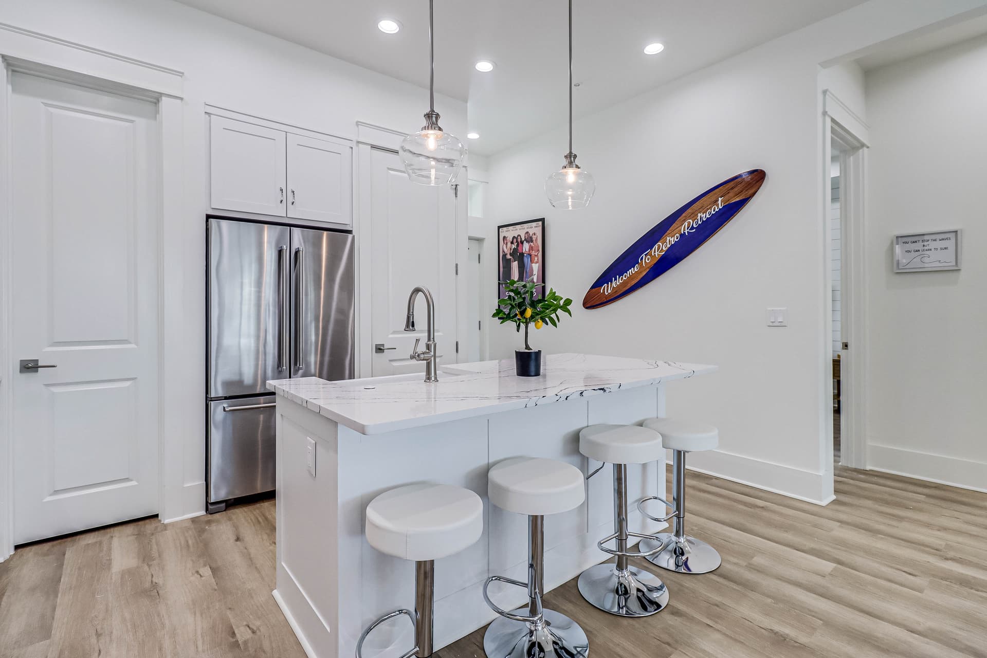 Retro Retreat - Image 6