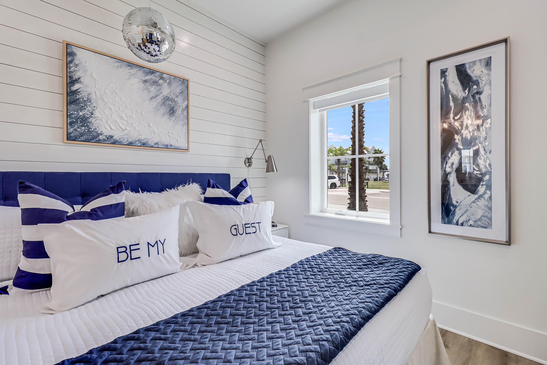 Retro Retreat - Image 13