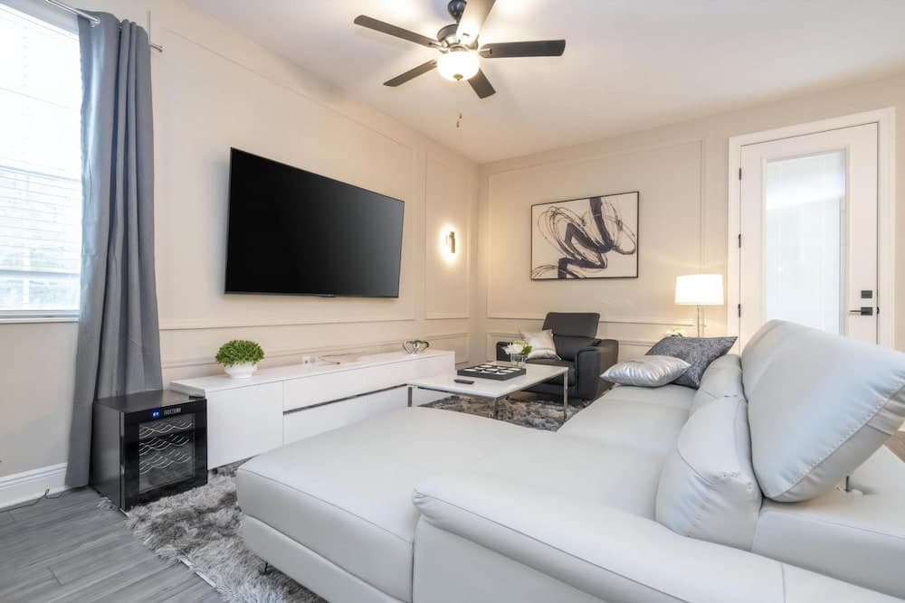 Playful Palms - Image 6