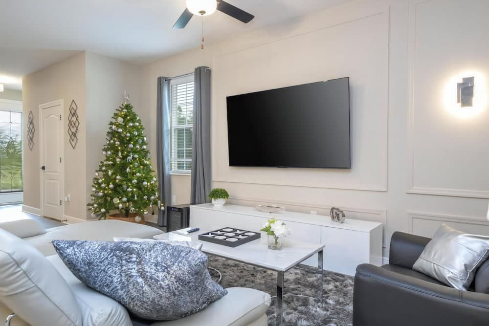 Playful Palms - Image 4