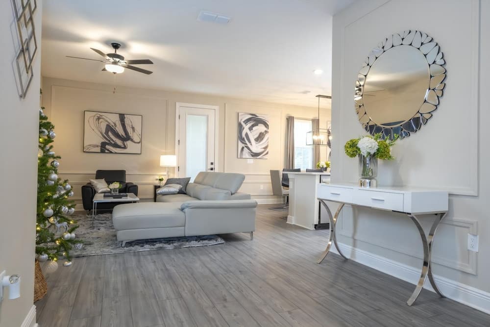 Playful Palms - Image 11