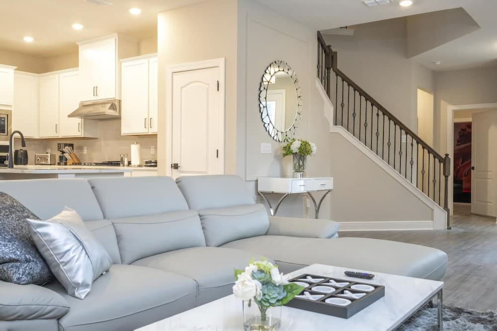 Playful Palms - Image 18