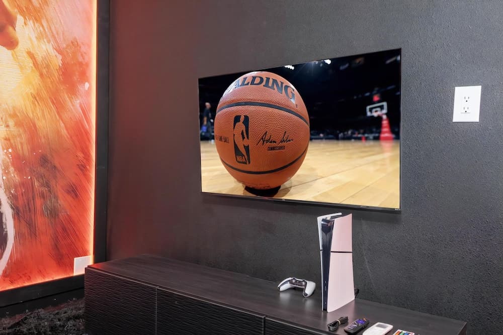 Playful Palms - Image 35