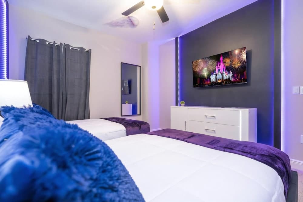 Playful Palms - Image 58