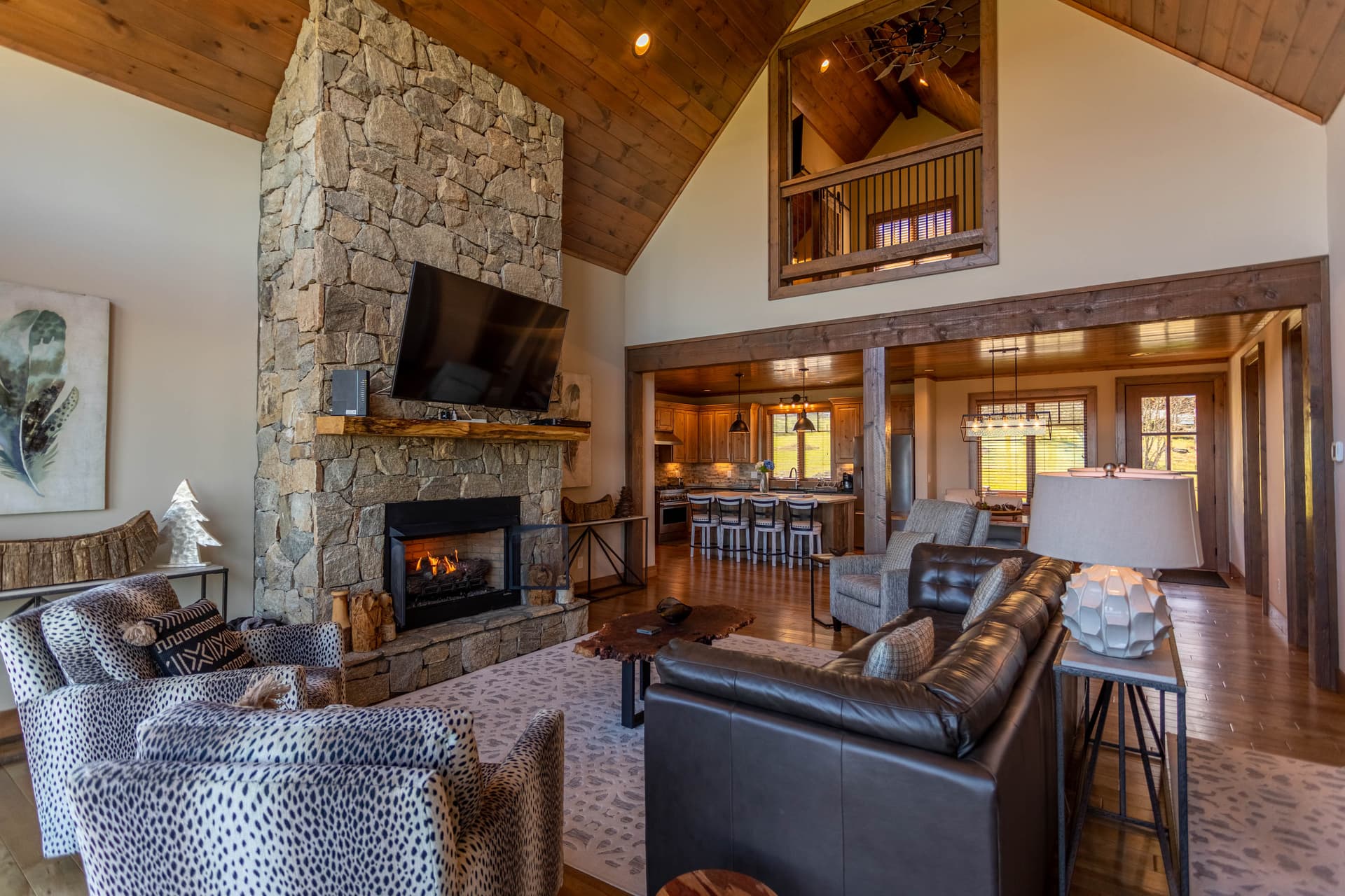 Ridgeline View House - Image 2