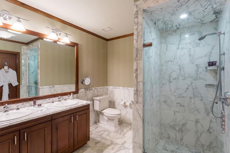 Refine at The Ritz-Carlton Club - Image 10