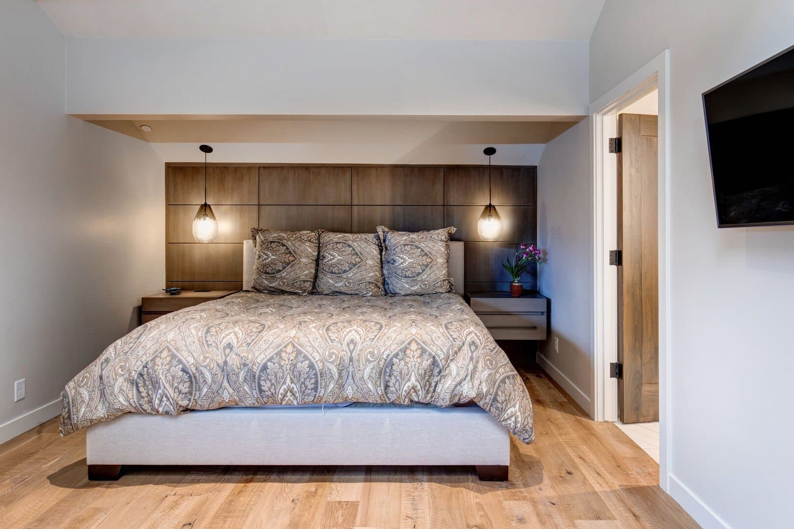 Little Belle Residence #5 - Image 25