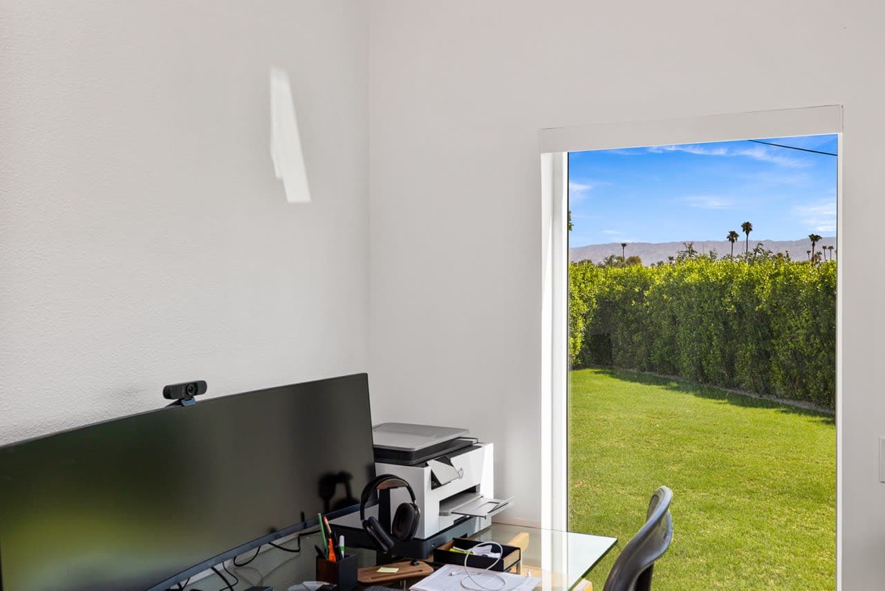 Palm Lighthouse - Image 19