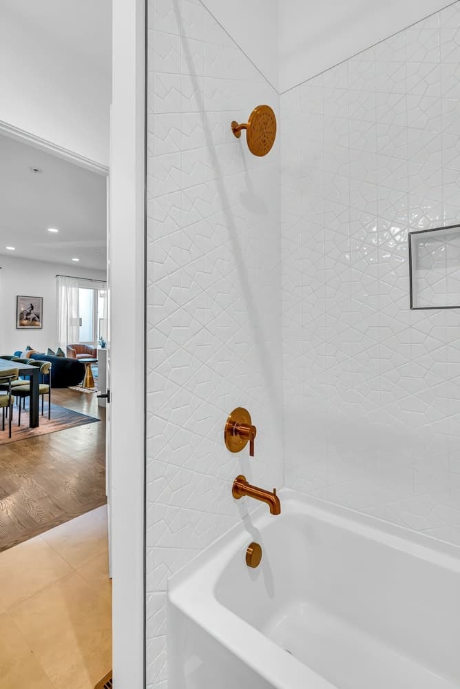 Howdy Malibu - Image 34