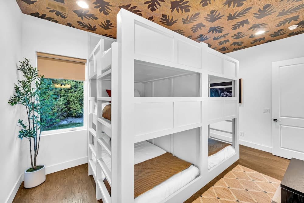 Howdy Malibu - Image 17