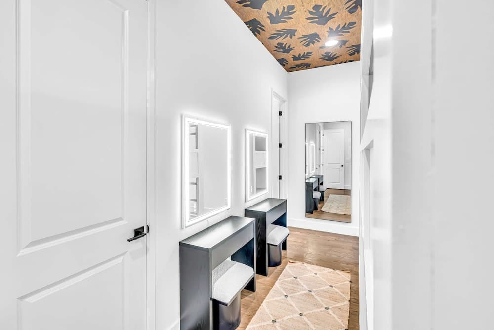 Howdy Malibu - Image 40