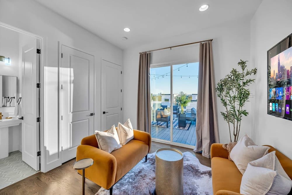 Howdy Malibu - Image 21